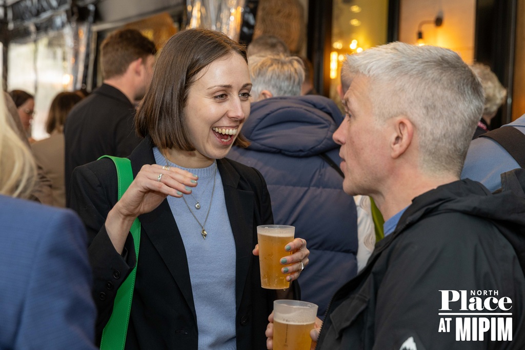 MIPIM Arrival Drinks Photograph ()